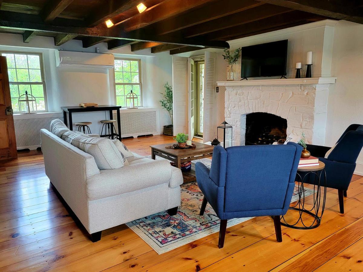 Downingtown Manor - 1900S Farmhouse With Creek Views Exterior foto